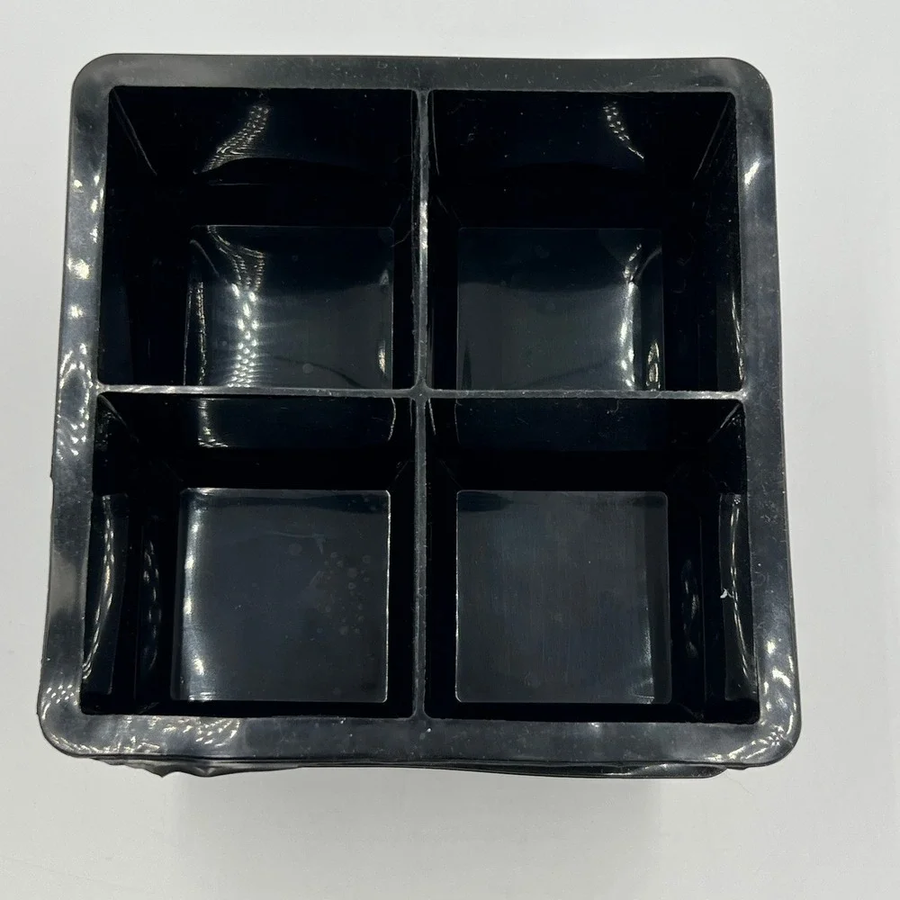 Cocktail Cubes Large Ice Tray Set Unisex OS Black Very Good Silicone Barware